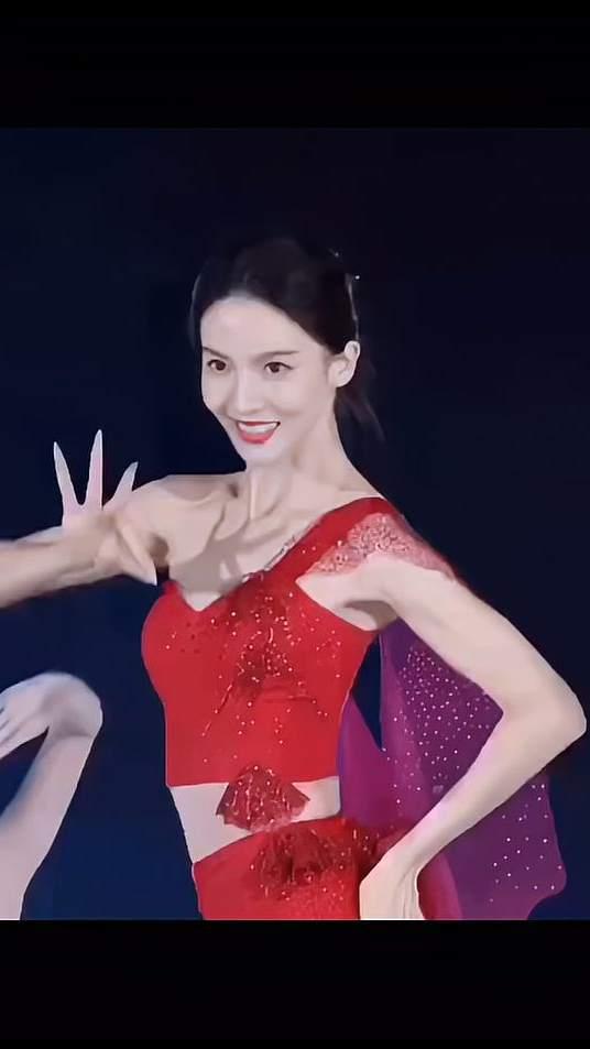 会跳舞的女演员